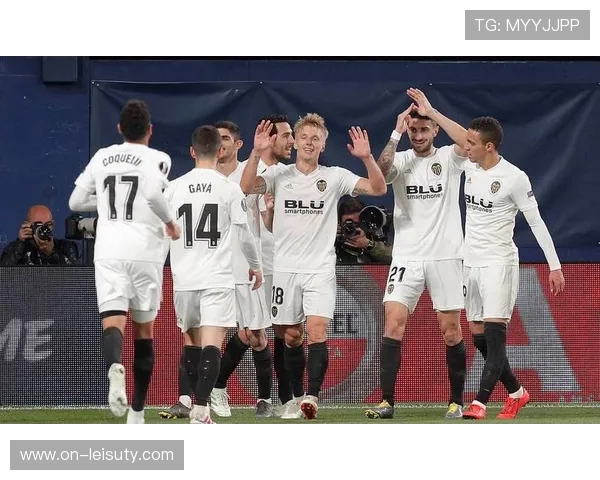 巴萨迎战西班牙人德比前迎利好消息，队长普阿多恢复合练